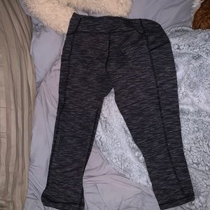Lucy crop leggings size medium